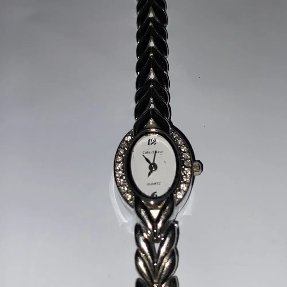 Cote d' Azur Women's Silver Rhinestone Ringed Chevron‎ Link Band Quartz Watch OS